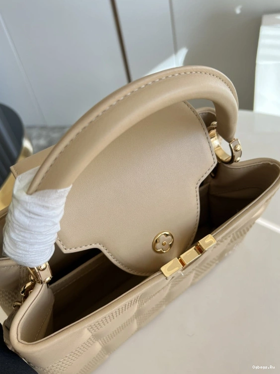 VUITTON MM CAPUCINES LOUIS 0901